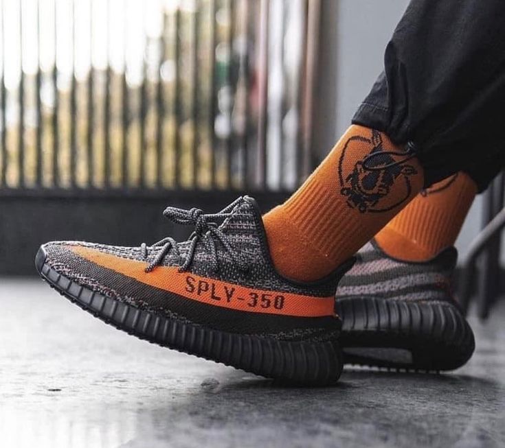 Yeezy Boost 350 V2 Carbon Beluga